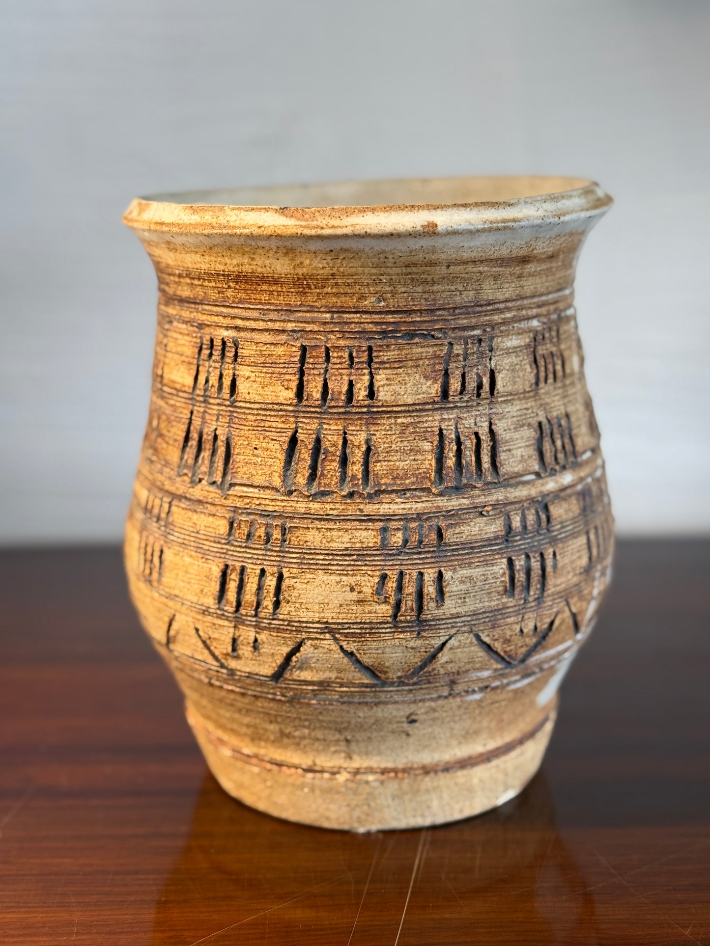 Leo Hansberry Ceramic Pottery · No. 3