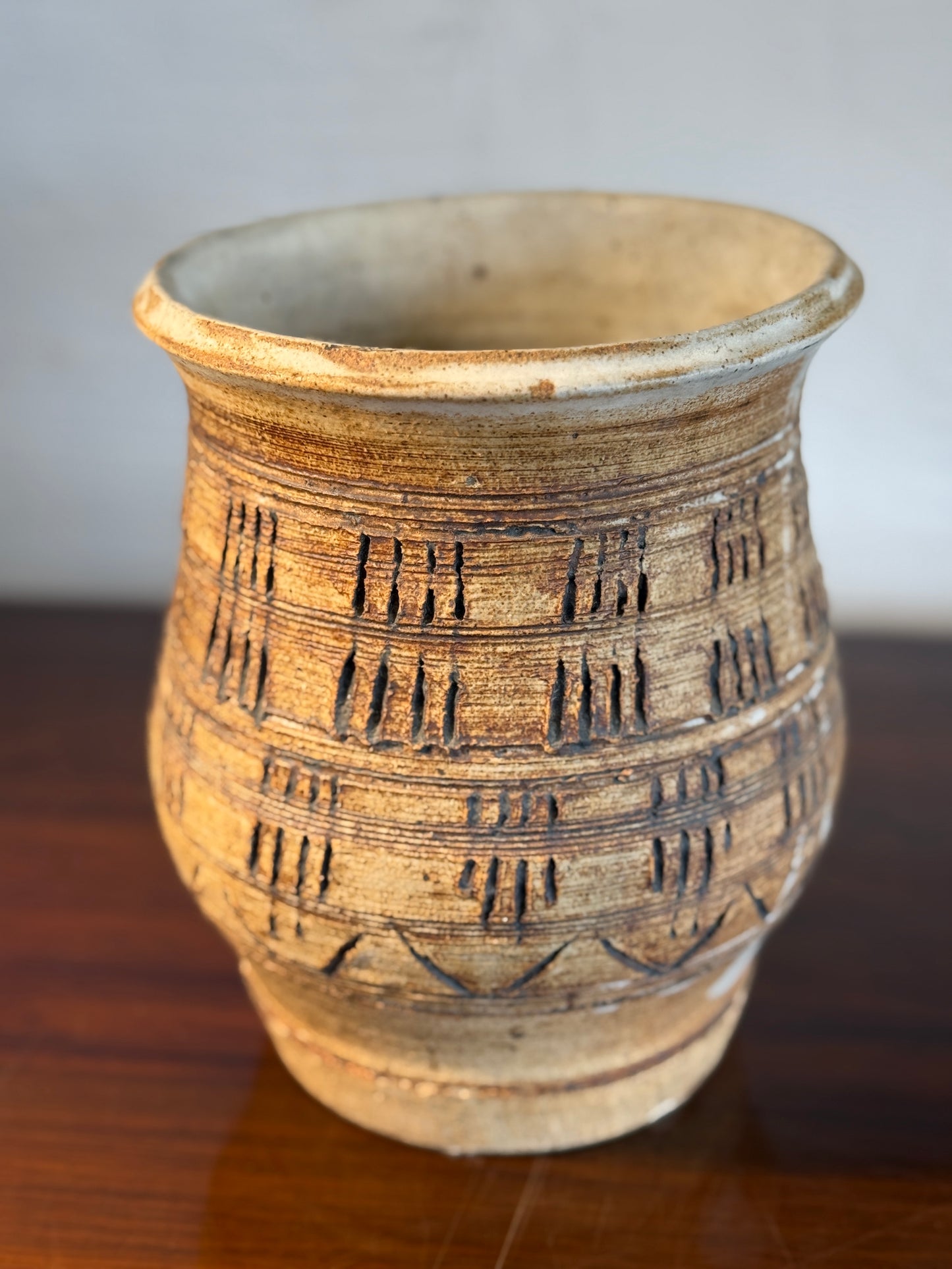 Leo Hansberry Ceramic Pottery · No. 3