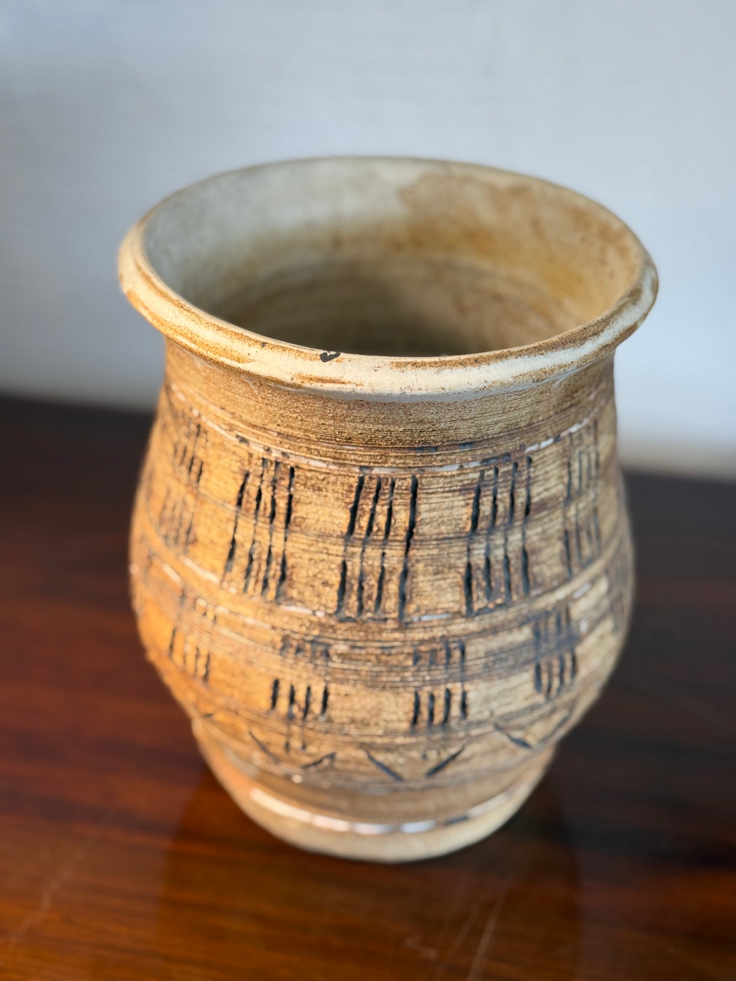 Leo Hansberry Ceramic Pottery · No. 3