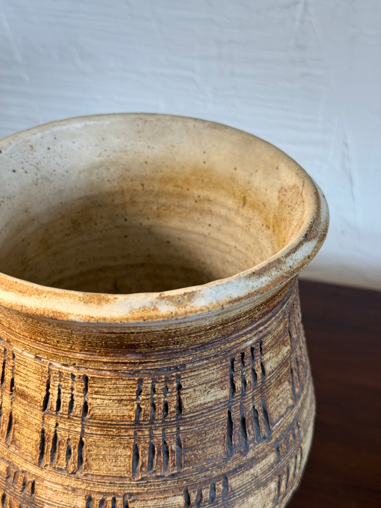 Leo Hansberry Ceramic Pottery · No. 3